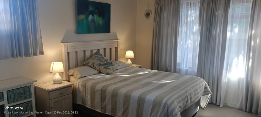 5 Bedroom Property for Sale in Hartenbos Central Western Cape